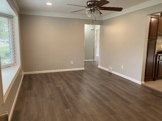 Foto del edificio - Beautiful updated 3 bedroom ranch