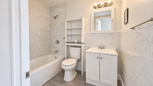 BATHROOM #1 - 14 Oriental St