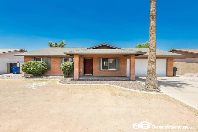 Building Photo - Updated North Phoenix Home.