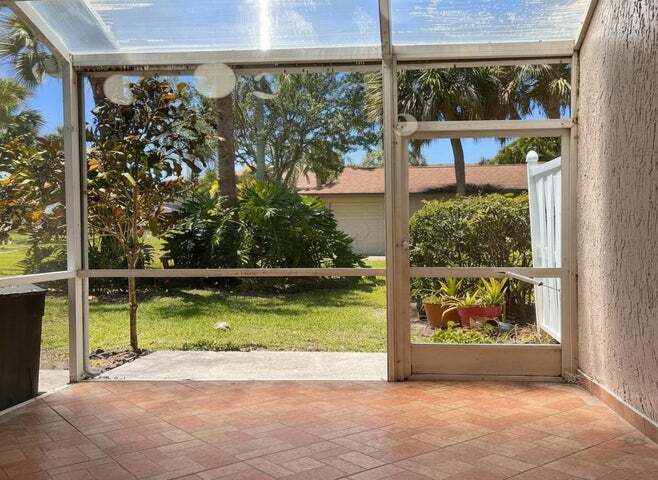 Foto del edificio - 703 Crosswinds Dr