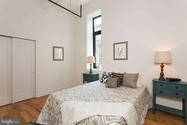 Building Photo - 2028-34 Rittenhouse Square