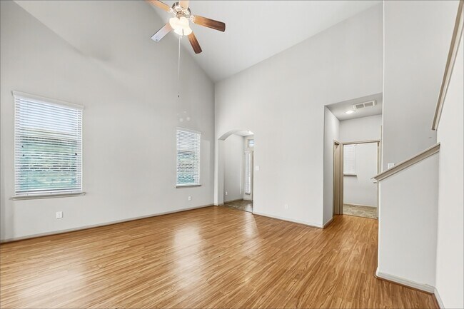 Foto del edificio - 2201 Jefferson Crossing Dr
