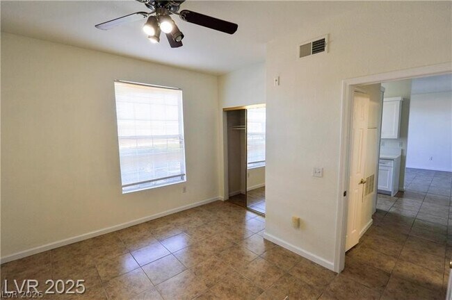 Foto del edificio - 231 W Horizon Ridge Pkwy