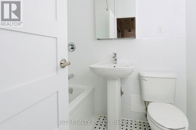 Building Photo - 1291 Bayview Ave