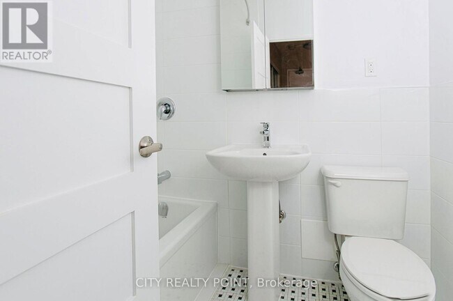 Photo du bâtiment - 603-1291 BAYVIEW Ave