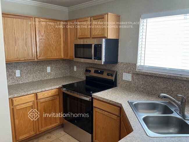 Foto del edificio - 3719 E Inverness Ave