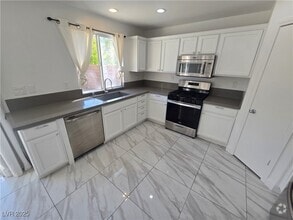 Building Photo - 9893 Canyon Peak Dr
