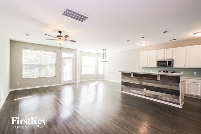 Foto del edificio - 9006 Cat Tail Pond Rd