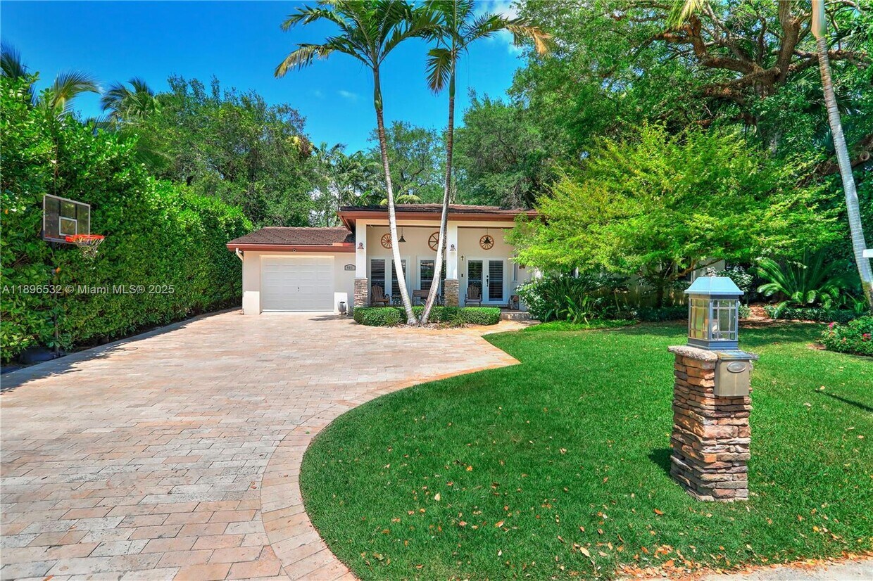 Foto principal - 6461 SW 74th St