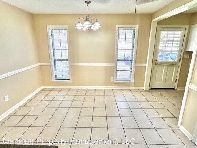 Foto del edificio - 4 br, 2 bath Apartment - 3010 Barrycrest Dr