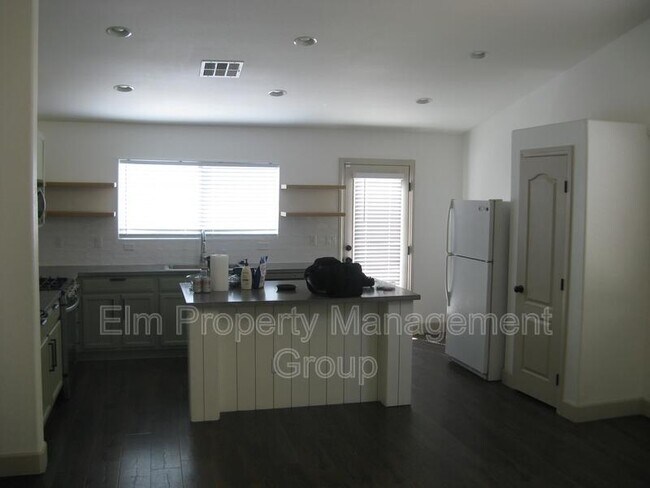 Foto del edificio - 537 W Seneca Ridge Ave