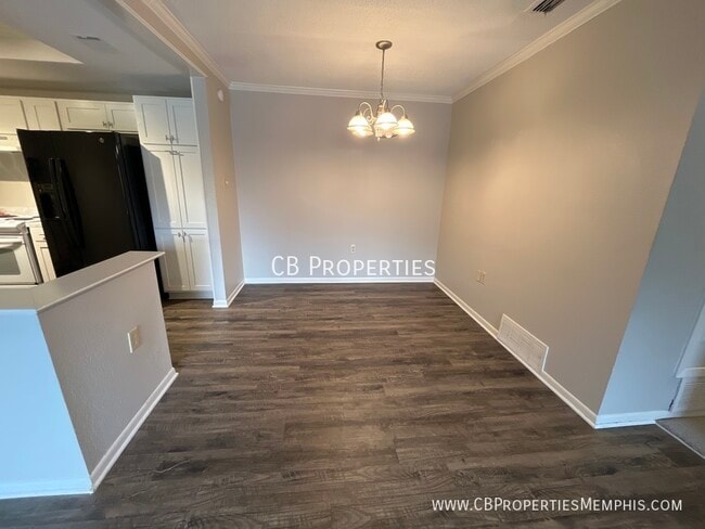 Building Photo - 843 Thistledown Dr