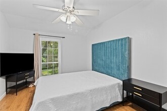 Building Photo - 12997 Trail Hollow Dr