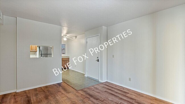 Foto del edificio - 1810 E Blacklidge Dr