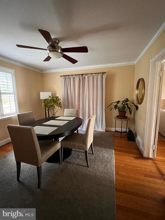 Foto del edificio - 4027 Deepwood Rd