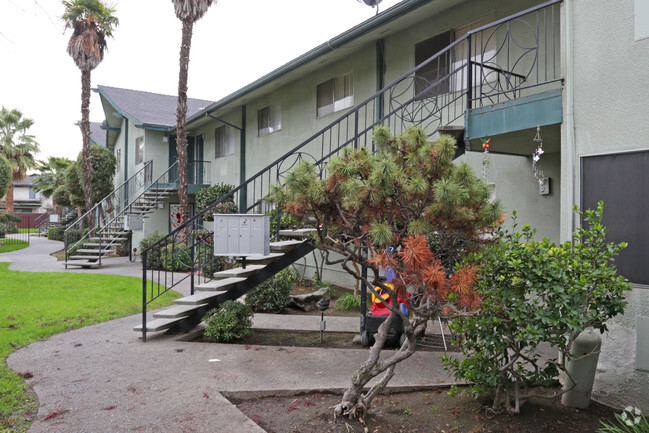 Building Photo - Outrigger