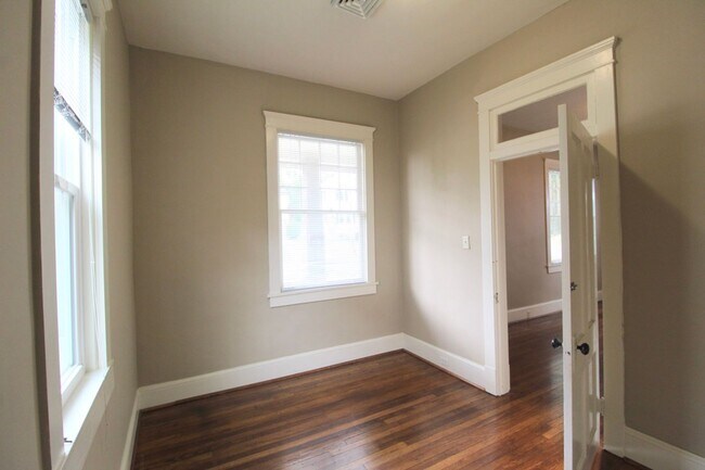 Foto del edificio - 3 bedroom, 1 bathroom House Downtown Harri...