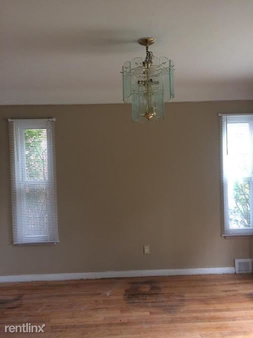 Foto del edificio - 9220 Faust Ave