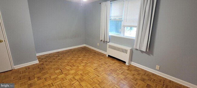 Foto del edificio - 307 E Clarkson Ave