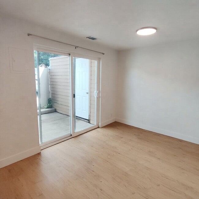 Foto del edificio - 1476 Lancelot Dr