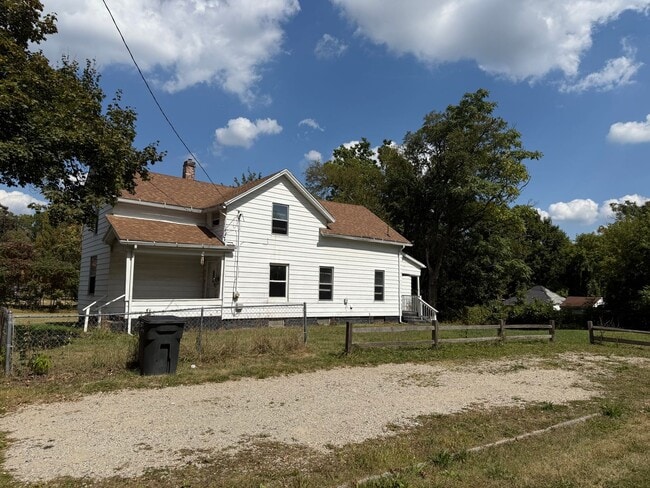 Building Photo - 1009 Adrian St