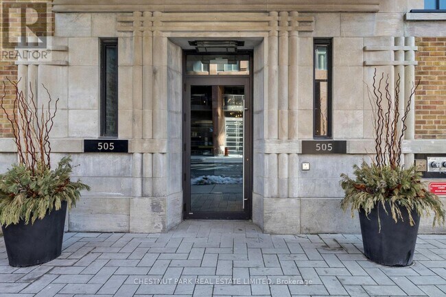 Photo du bâtiment - 505 Richmond St W