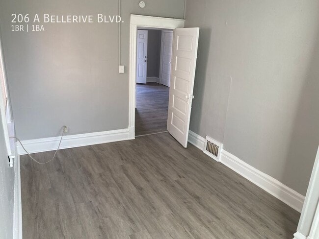 Building Photo - 206 Bellerive Blvd