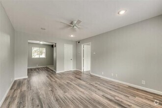 Building Photo - 4718 Reiger Ave