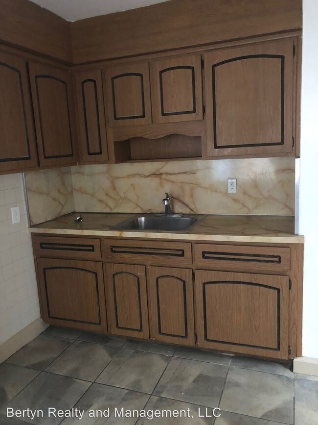 Foto del edificio - 3 br, 1.5 bath House - 19326 Roselawn