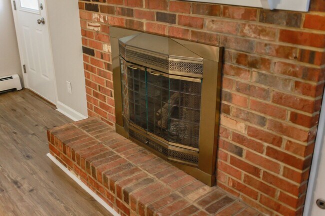 Foto del edificio - Beautiful for rent home located in central Virginia Beach