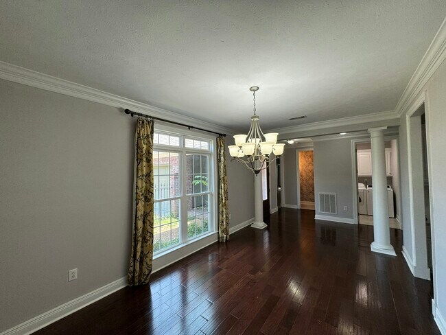 Foto del edificio - 301 Golden Pond Dr