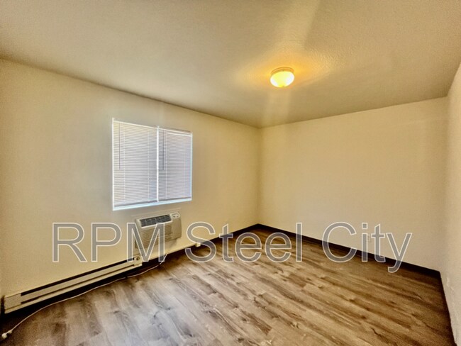 Foto del edificio - 1715 Oakshire Ln