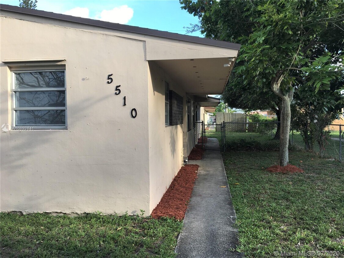 Primary Photo - 5510 SW 32nd Ct