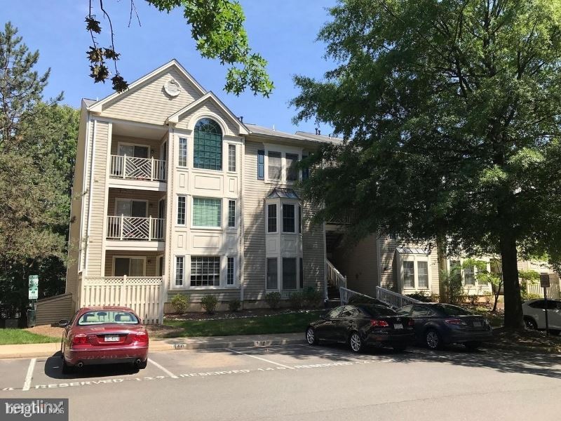 12245 Fairfield House Dr, Fairfax, VA 22033 Condo for Rent in Fairfax