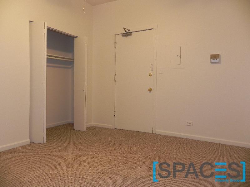 Primary Photo - 3957 W Irving Park Rd