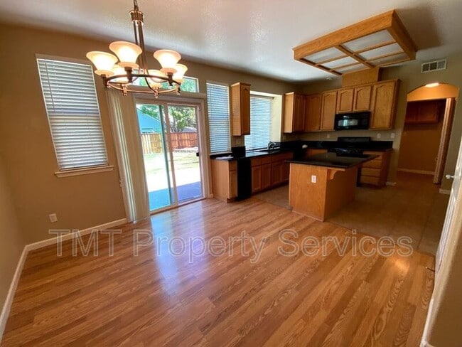 Foto del edificio - 8823 Ocean Breeze Ct