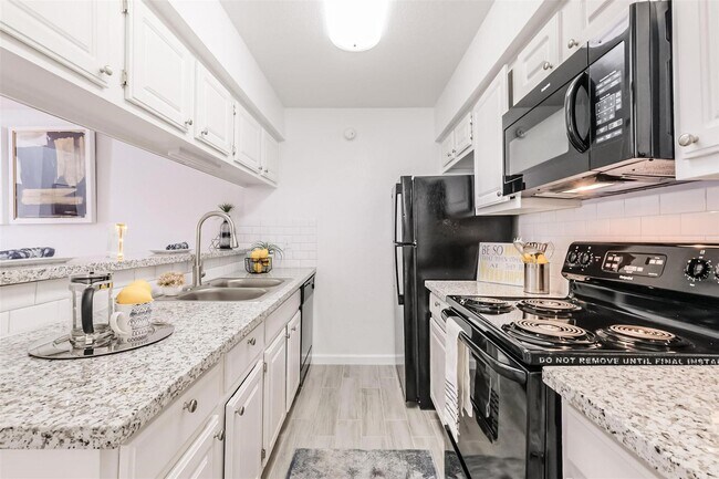 Foto del edificio - 8162 Richmond Ave.