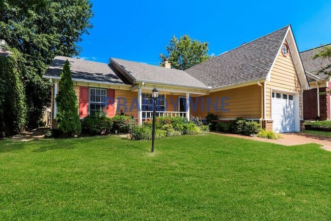 Building Photo - 1 MONTH FREE RENT! No Application Fees! Mo...