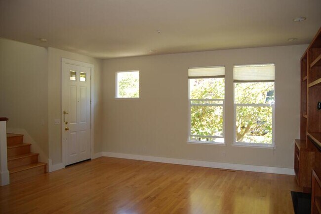 Building Photo - 143 Cypress Park