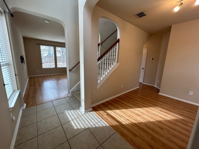 Building Photo - 3 Bedroom  2.5 Bath Home Near Alamo Ranch!