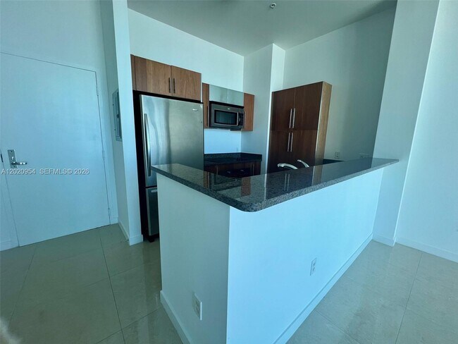Foto del edificio - 300 S Biscayne Blvd