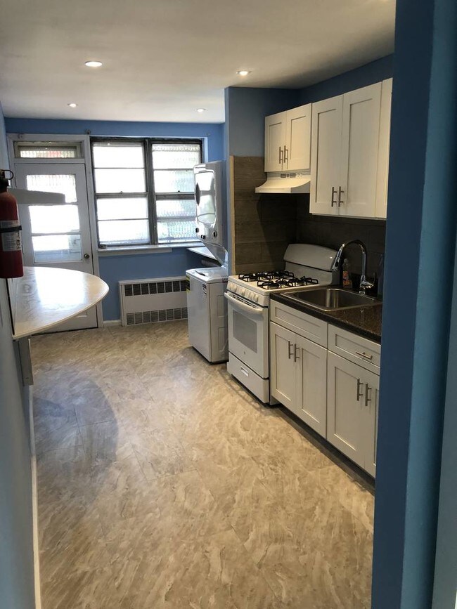 Foto del edificio - 515 E 46th St