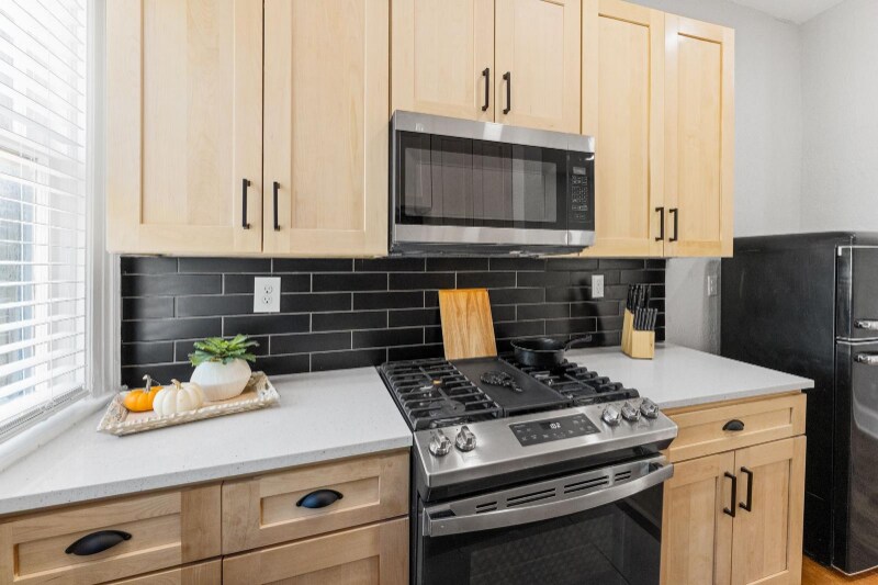 Foto principal - 2738 Riverside Ave