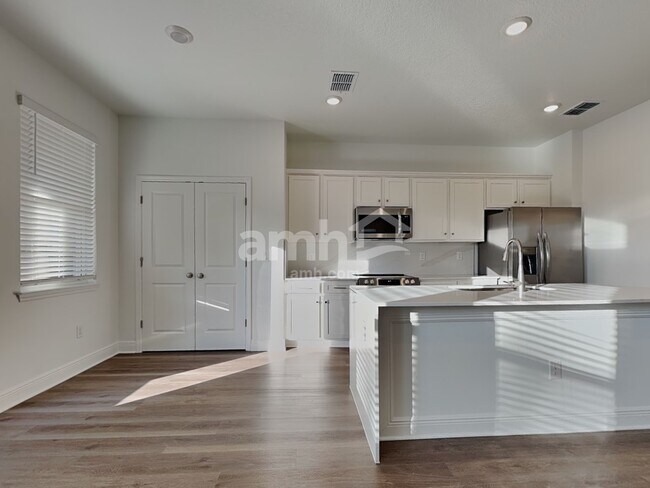 Building Photo - 6727 Atlantic Bch Ave