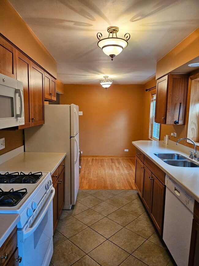 Comedor en la cocina - 840 Dunlop Ave