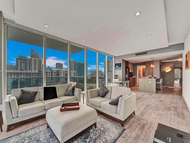 Foto del edificio - 600 NE 27th St