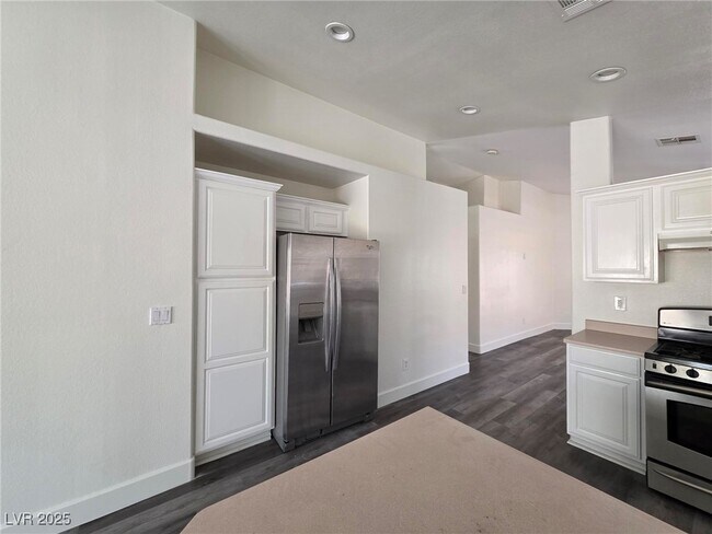 Building Photo - 7840 Blue Charm Ave