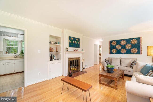 Building Photo - 6805 Glenmont St