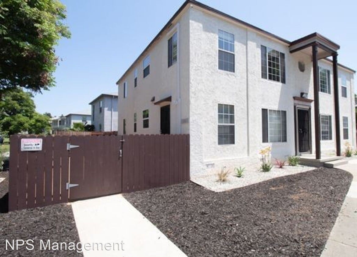 2 br, 1 bath Apartment 404 E Freeland St... Room for Rent in Long Beach, CA