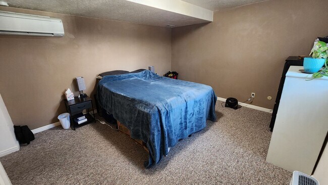 Foto del edificio - 1 Bed 1 Bath Pet Friendly Provo Apartment South of BYU